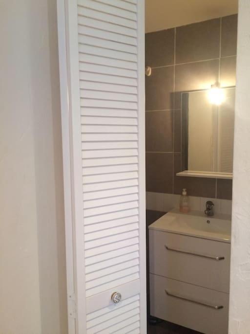Independant En Rdc De Villa, Parking Apartment Pertuis